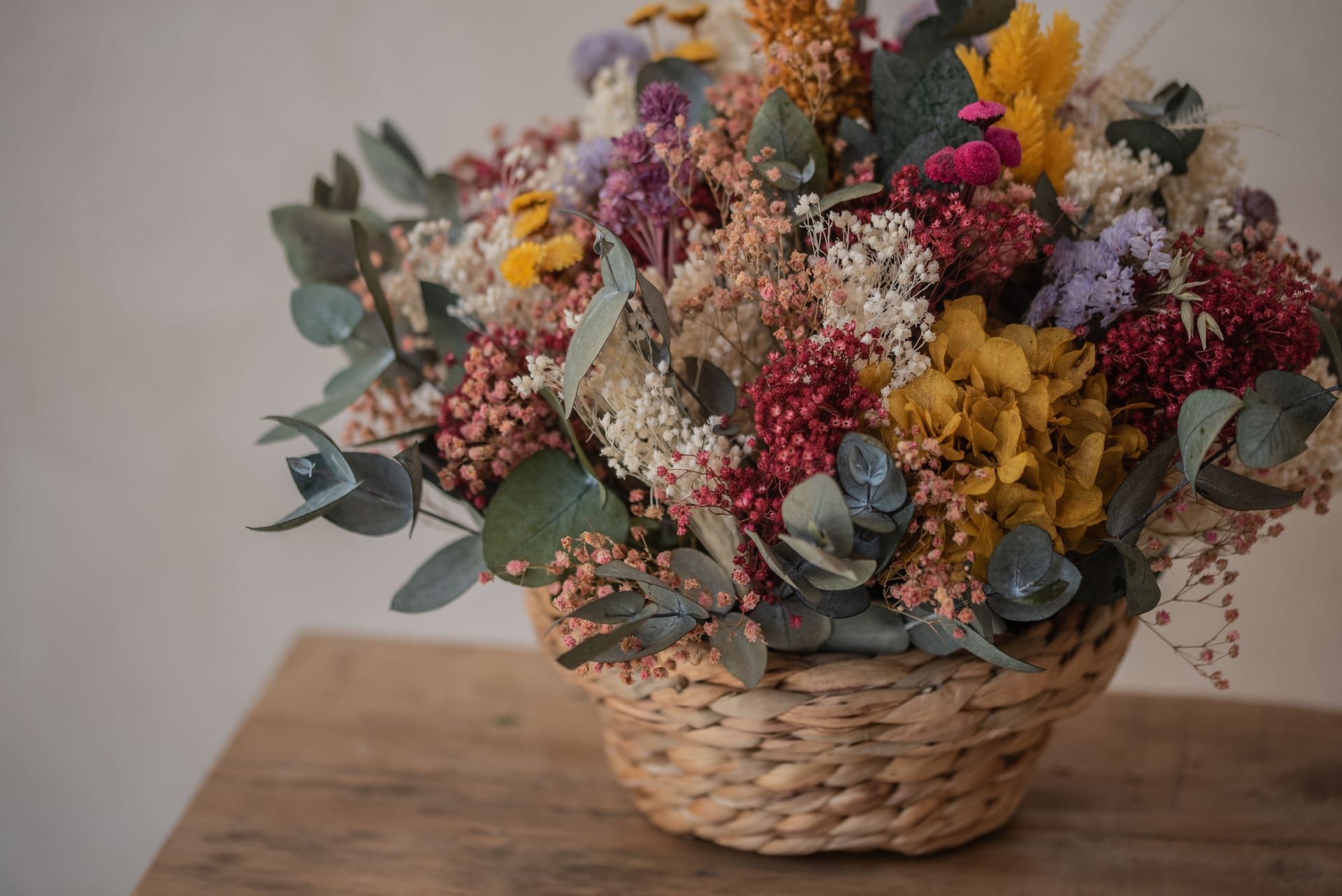 CESTA ESTÁNDAR DE FLORES PRESEVERDAS